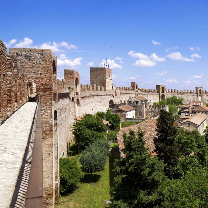 Cittadella: camminamento di ronda e storia